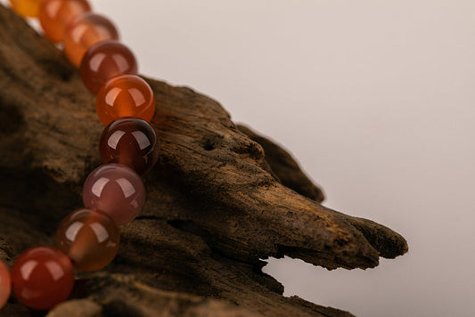 Agate in Chinese Culture: A Stone of Protection and Harmony for Centuries