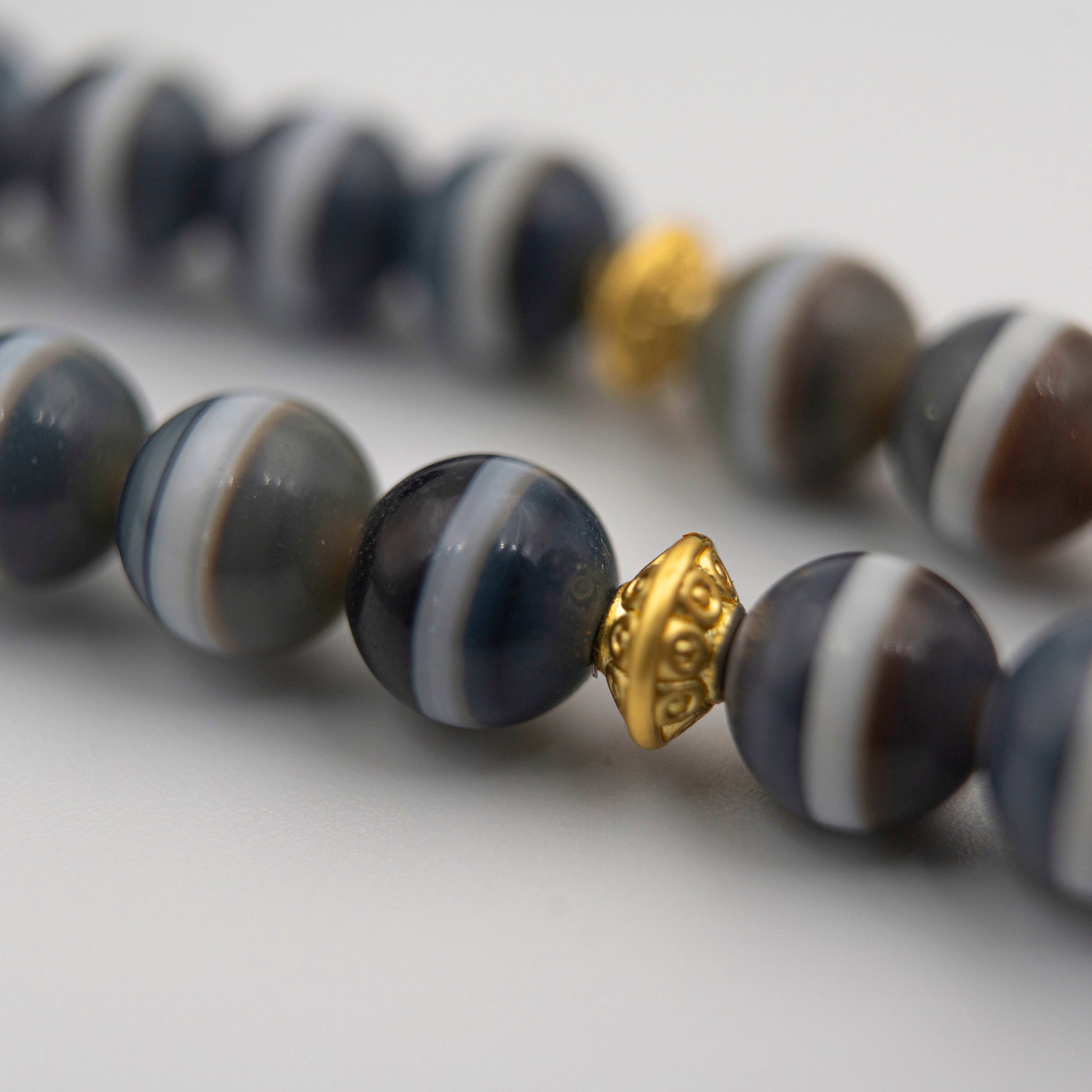 Natural Banded Agate "Healer's Line" Bracelet – Energy-Blessed Spiritual Jewelry for Protection & Balance - jambhala＆jewelry