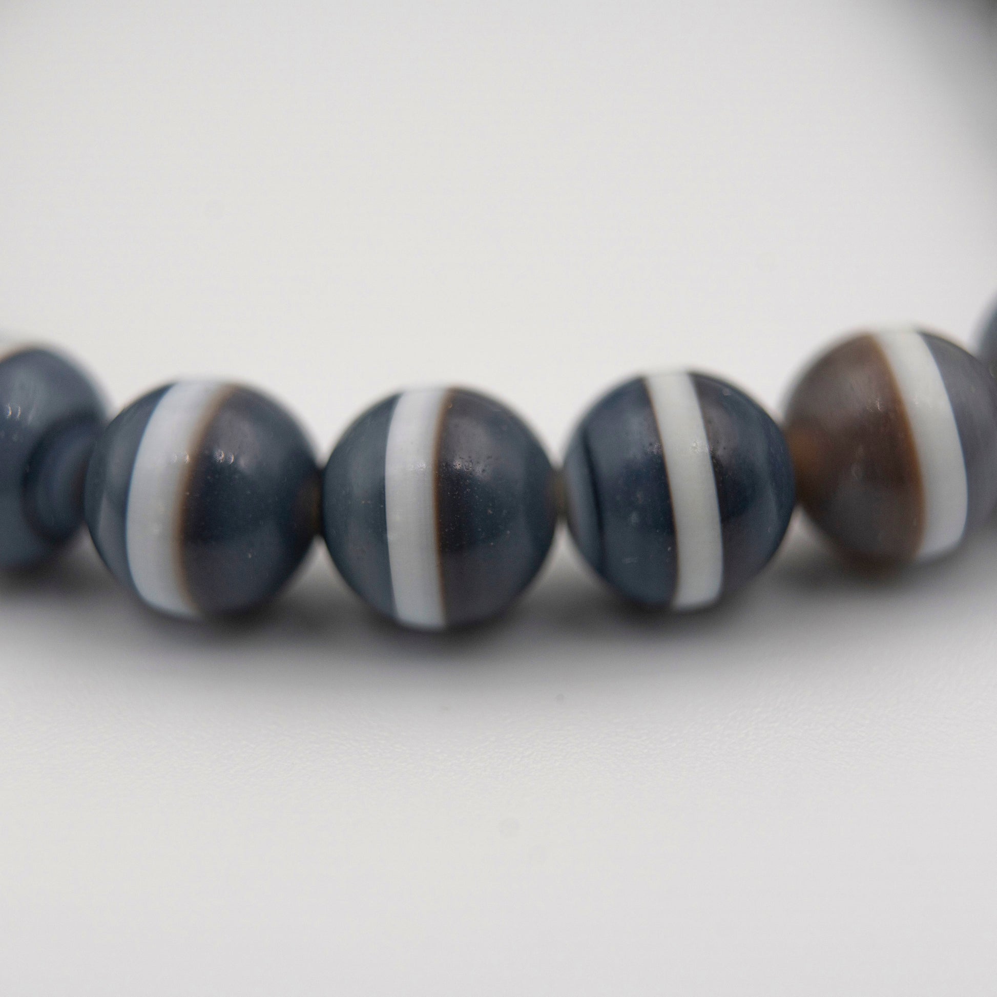 Natural Banded Agate "Healer's Line" Bracelet – Energy-Blessed Spiritual Jewelry for Protection & Balance - jambhala＆jewelry