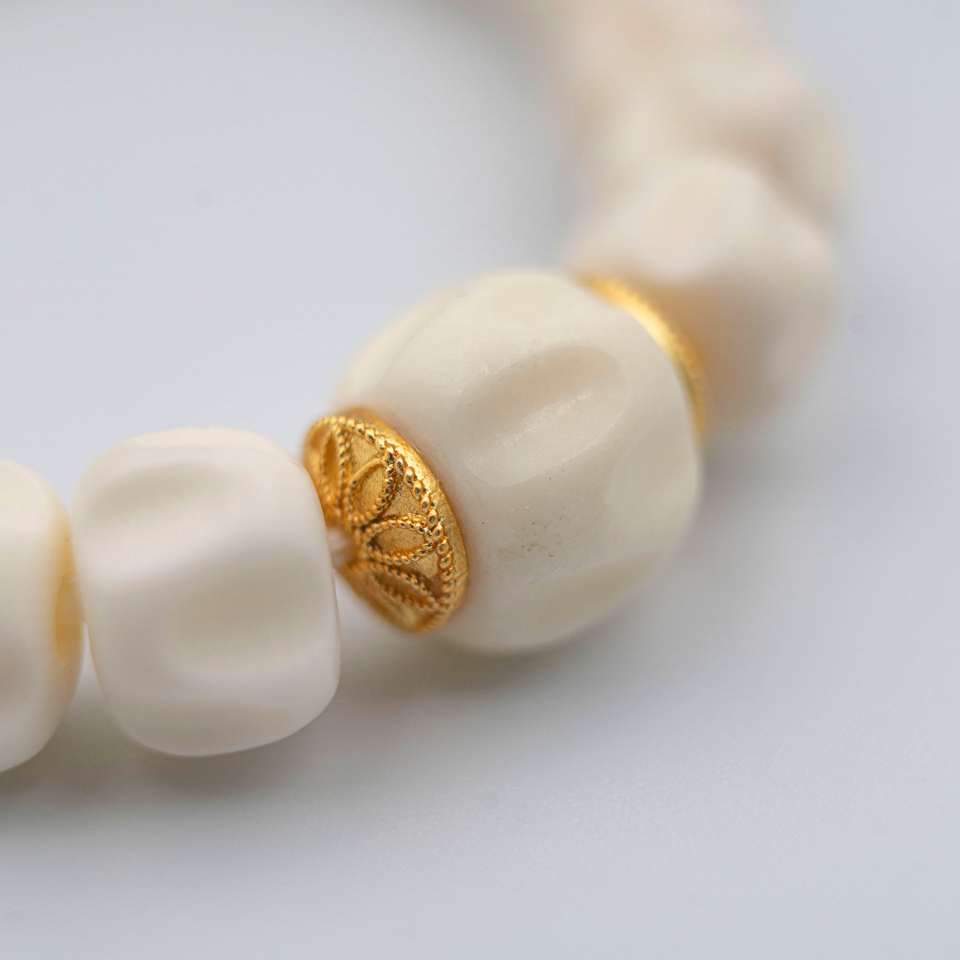 White Antler Spiritual Bracelet – Sacred Energy Jewelry for Courage & Wilderness Protection - jambhala＆jewelry