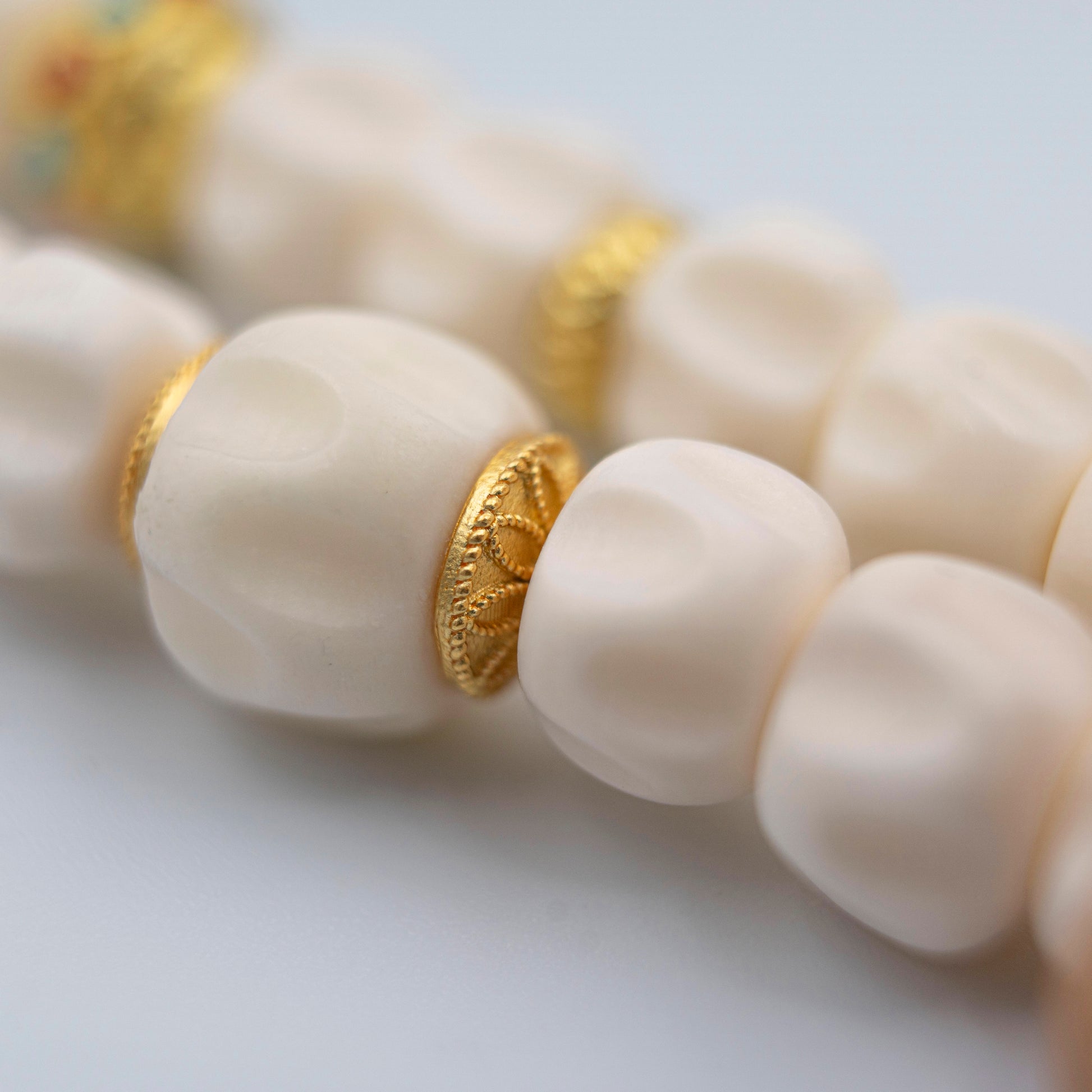 White Antler Spiritual Bracelet – Sacred Energy Jewelry for Courage & Wilderness Protection - jambhala＆jewelry