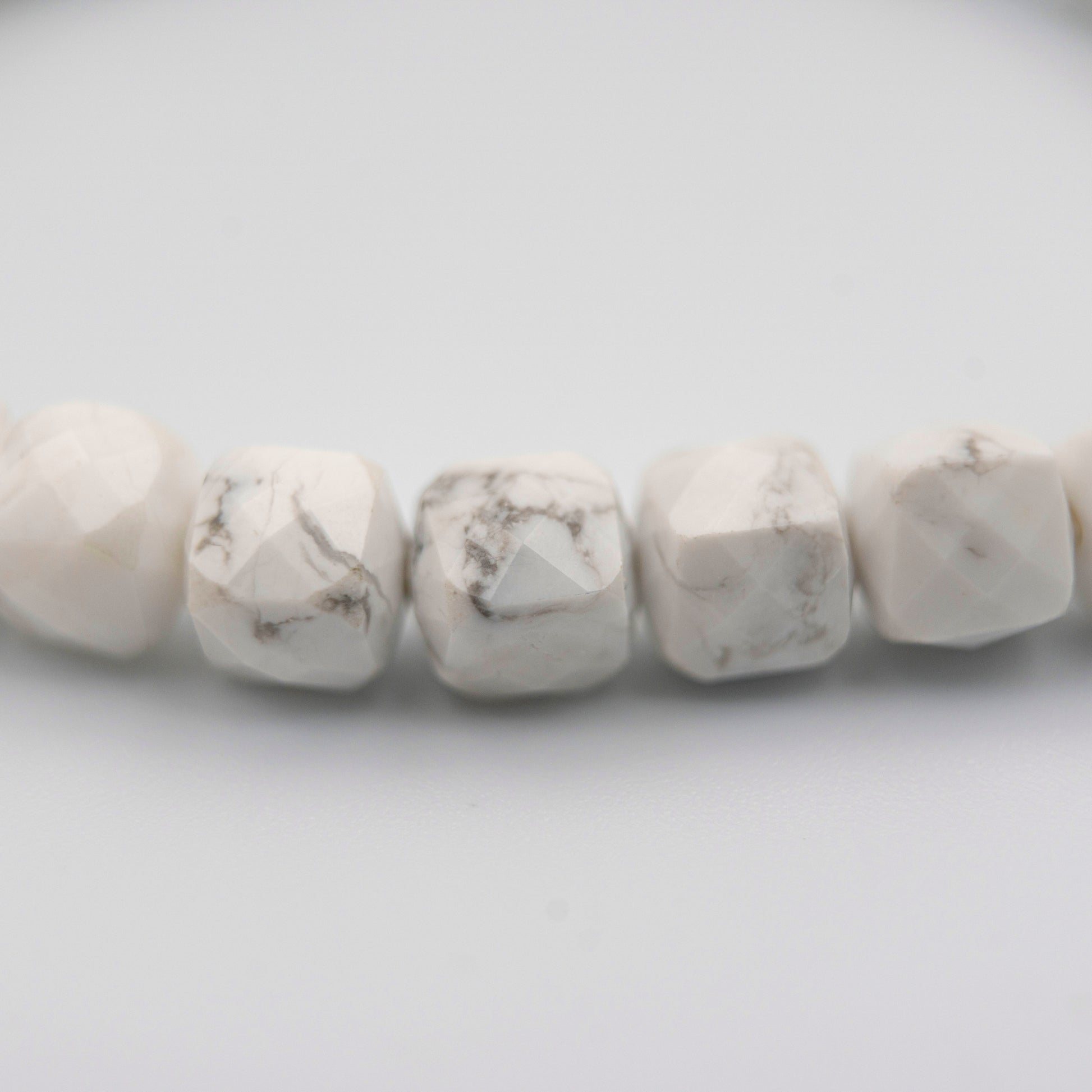 White Turquoise Spiritual Bracelet – Energy-Blessed Jewelry for Clarity & Communication - jambhala＆jewelry