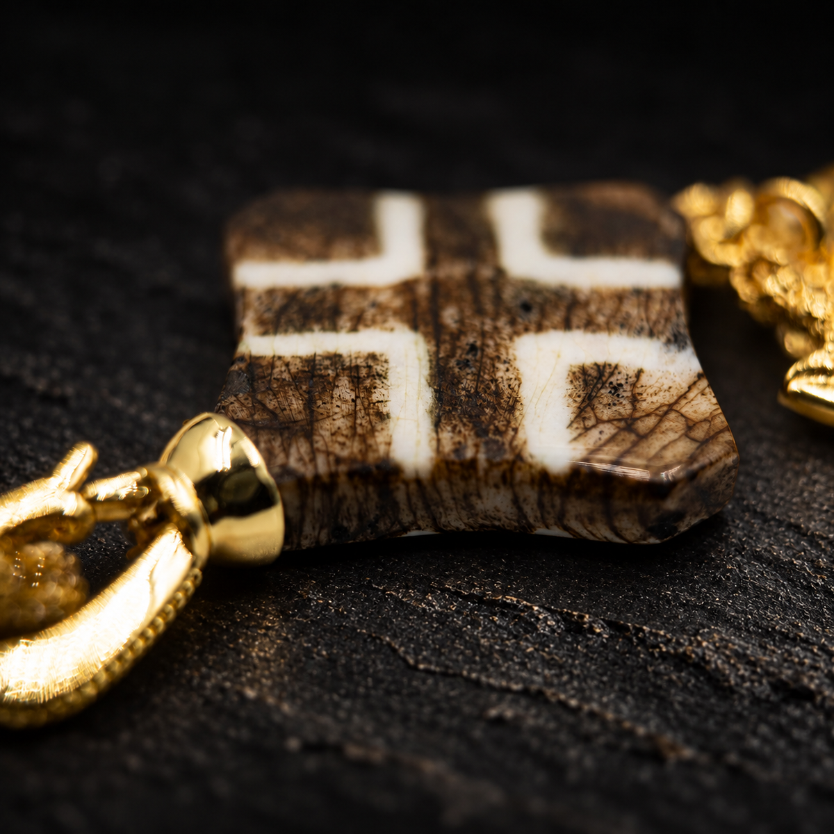 JIAODUAN Pumtek & Agate Necklace – close-up detail on black slate background